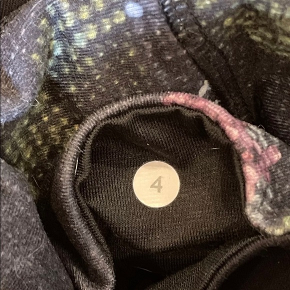 Lululemon sz 4 leggings floral pink black - Picture 4 of 4